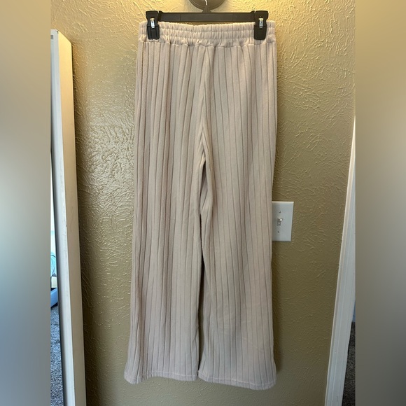 SHEIN Cream Ribbed Set - Picture 3 of 4